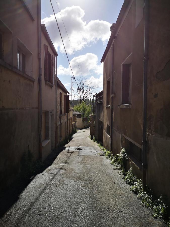 Le Petit Cocon De La Poste Διαμέρισμα Gourdon-en-quercy Εξωτερικό φωτογραφία